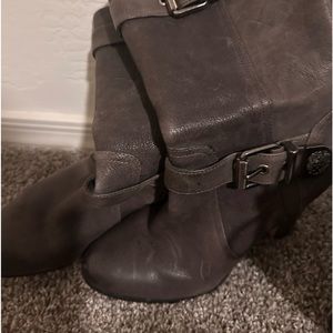 Vince Camuto’s gray boots